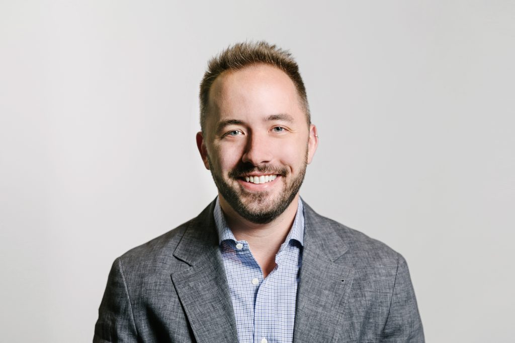 CEO Dropbox пішов у відставку після 19 років на чолі компанії